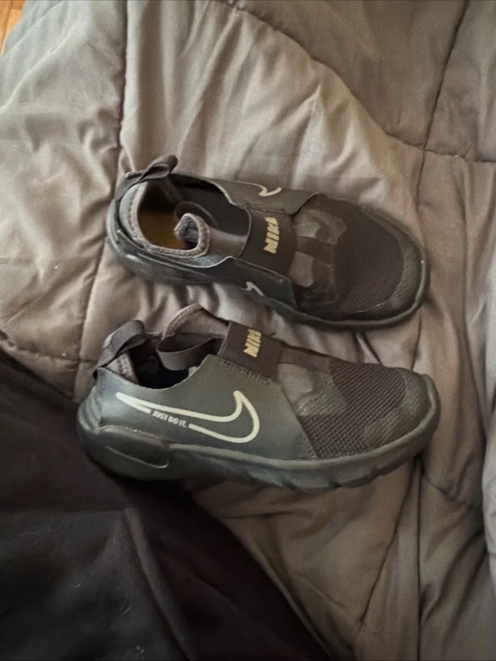 Nike Black Slip-On Training Sneakers with White Swoosh size 2Y